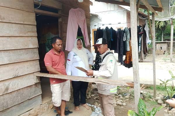 Pemerintahan Desa Keban Agung 1 Bersama Tim Kementerian Perumahan Dan Pemukiman Mengecek Langsung 15 Rumah Warga Yang Telah Diusulkan Pada Program BSPS 2026