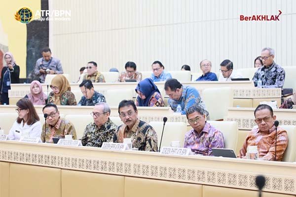 RDP dengan Komisi II DPR RI, Sekjen Kementerian ATR/BPN Laporkan Capaian Pelaksanaan Tujuh Layanan Prioritas