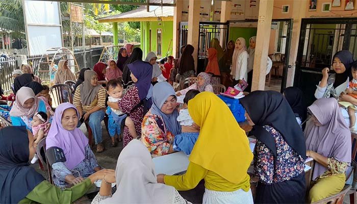 Kegiatan Posyandu di Desa Sebilo Berjalan Lancar Dihadiri Secara Meriah dan Penuh Antusias